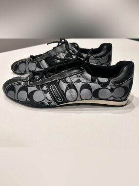 Coach Womens Kirby Black and Gray Signature Sneakers size 8